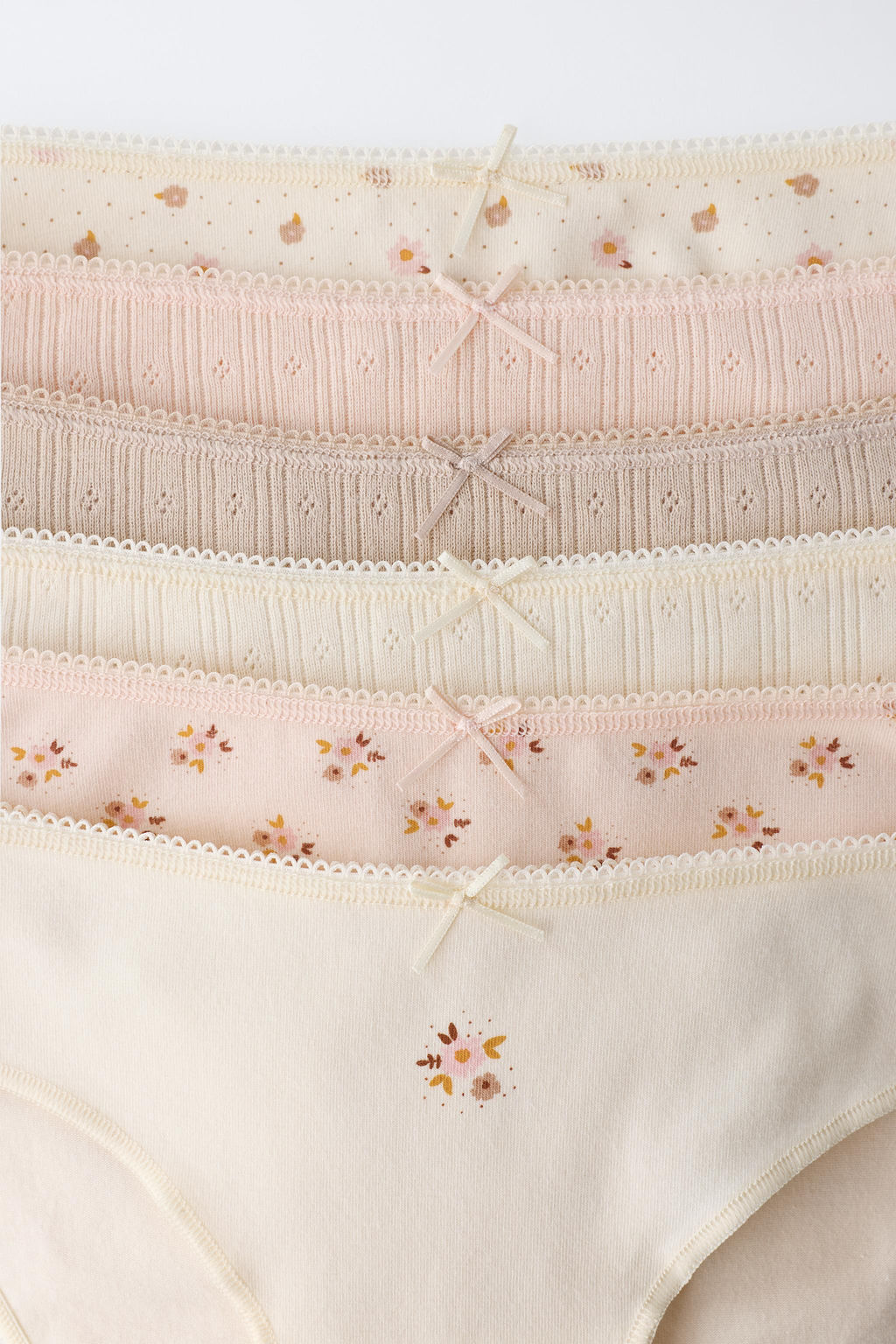 AGES 6-14 / SIX-PACK OF FLORAL PRINT BRIEFS