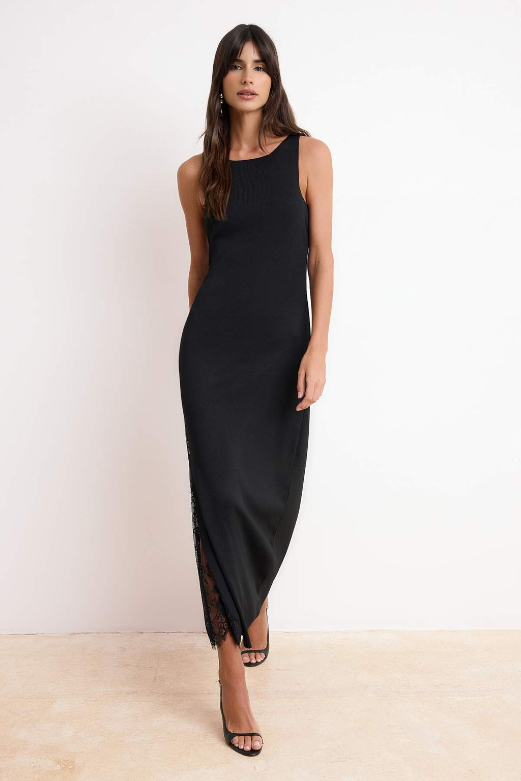 Siyah Duz Maxi Bisiklet Yaka Maxi Vucudu Saran Dantel Detayl? Triko Elbise TWOSS26EL00178 - Trendyolmilla фото 2