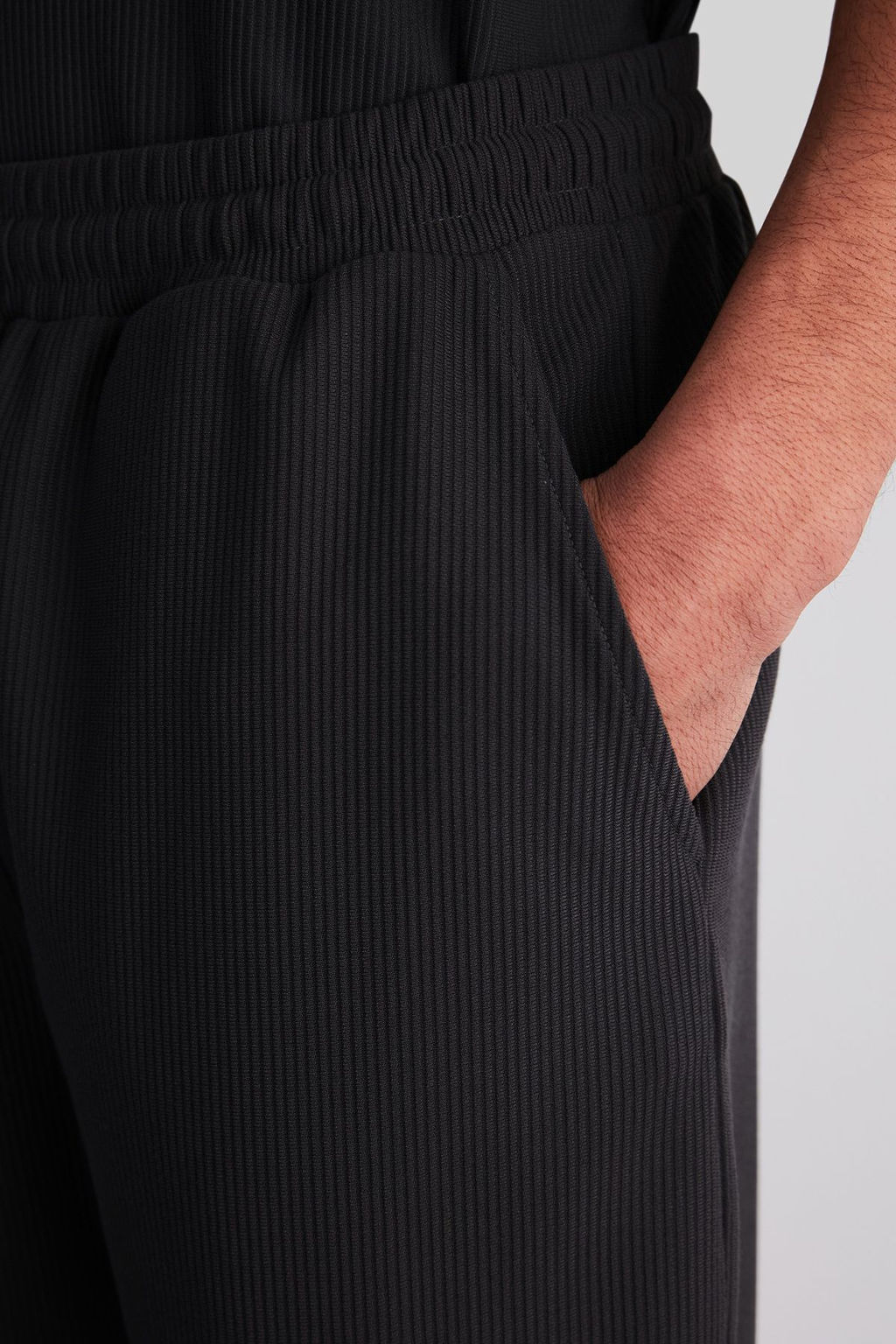 Siyah Oversize/Genis Kesim Dokulu K?r?smaz Ottoman Sort TMNSS24SR00037