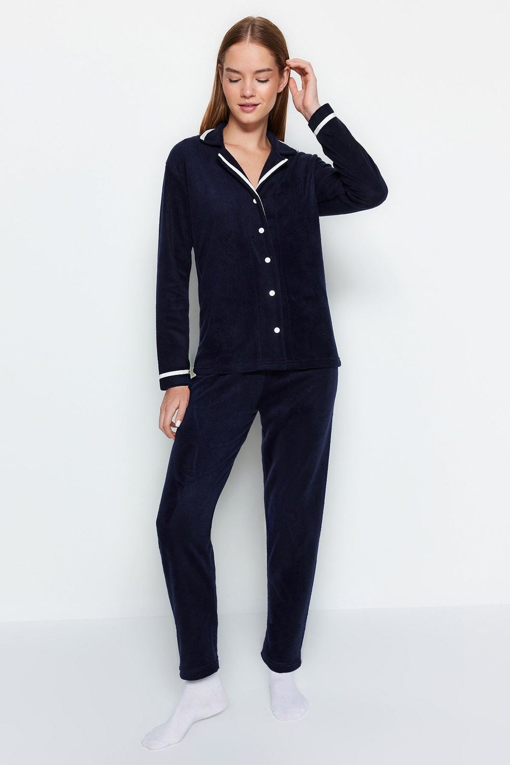 Trendyolmilla Pudra Biye Detayl? Uyku Bantl? Polar Kal?n K?sl?k Orme Pijama Tak?m? THMAW22PT0357