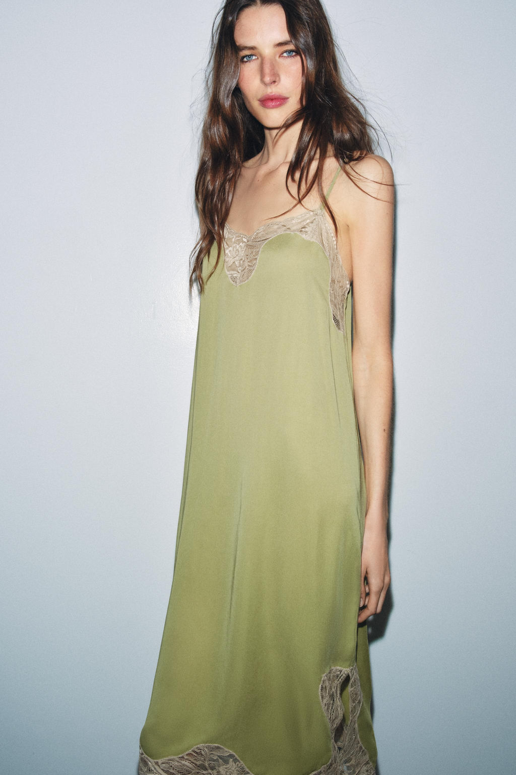 VESTIDO SATINADO ENCAJE ZW COLLECTION / Pistacho - Zara фото 2