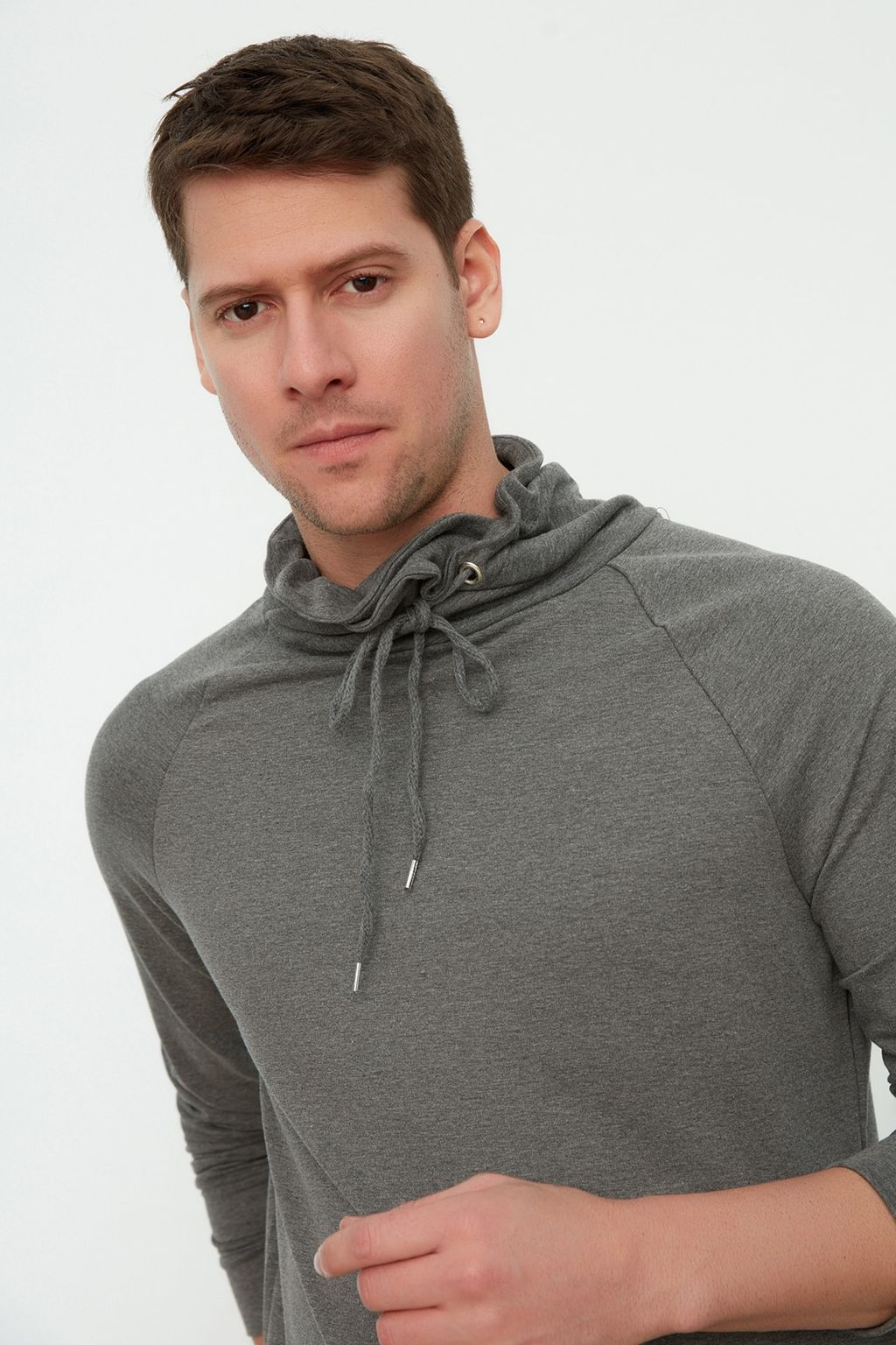 Antrasit Regular/Normal Kesim Degaje Yaka Uzun Kollu Sardonsuz Sweatshirt TMNAW21SW0302