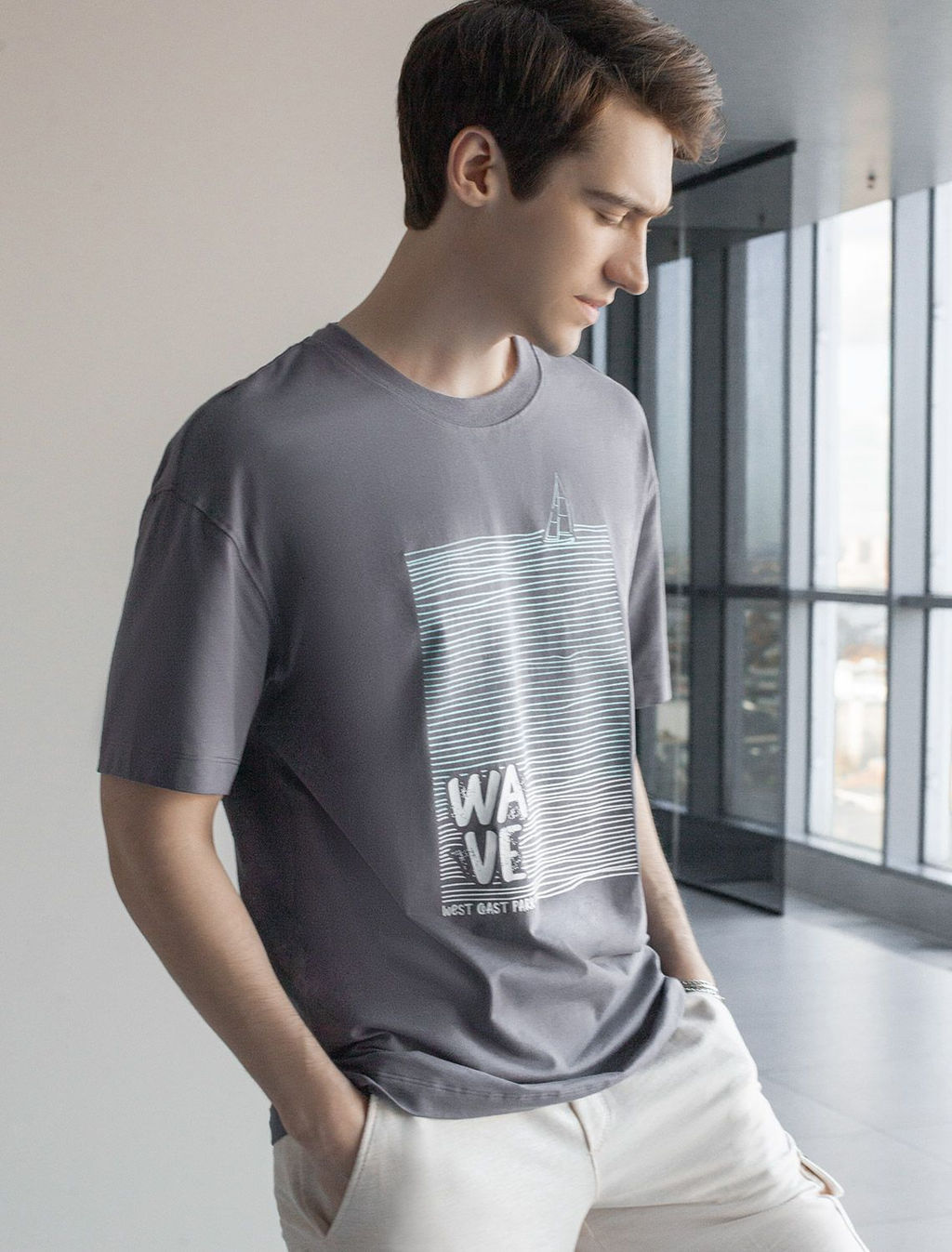 Свободная футболка с авторским принтом