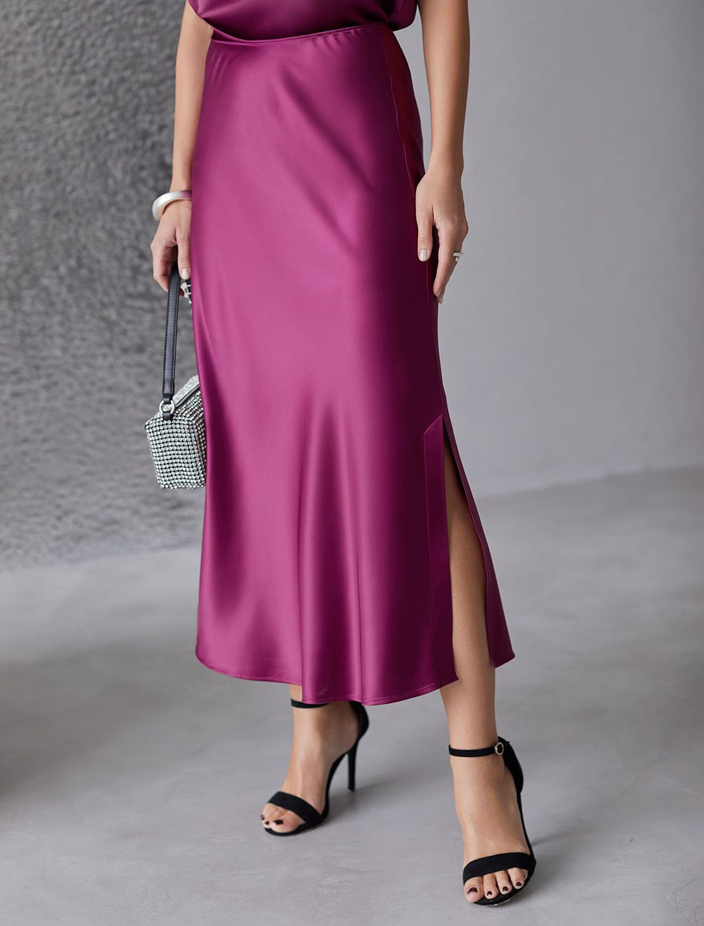 D26.205 Юбка женская бургунди