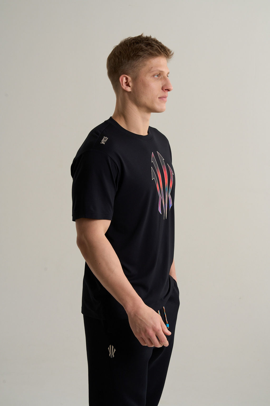 Футболка Черный