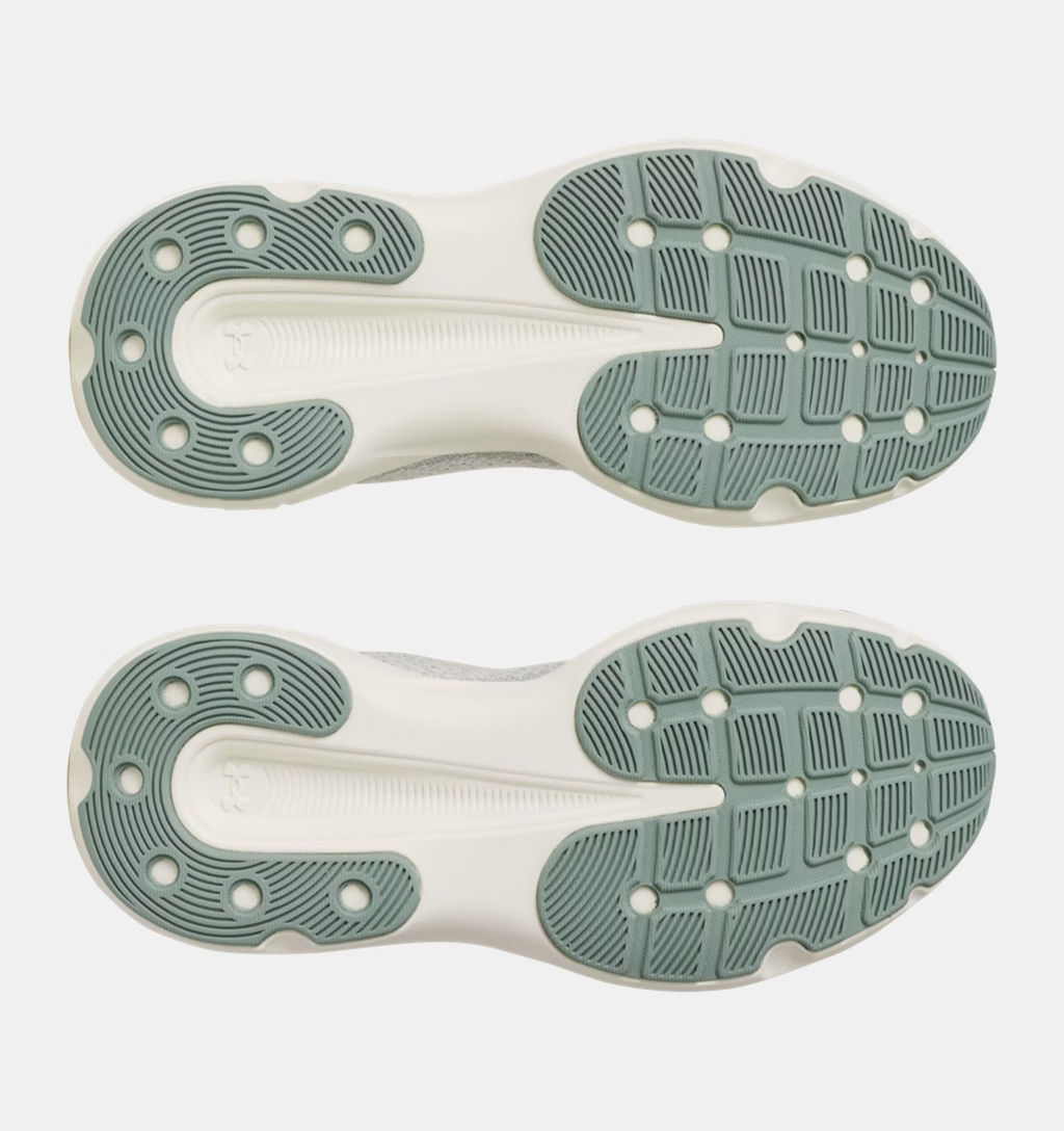 Кроссовки женские