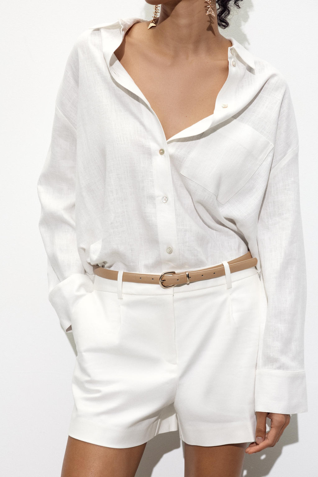 DARTED BERMUDA SHORTS WITH BELT