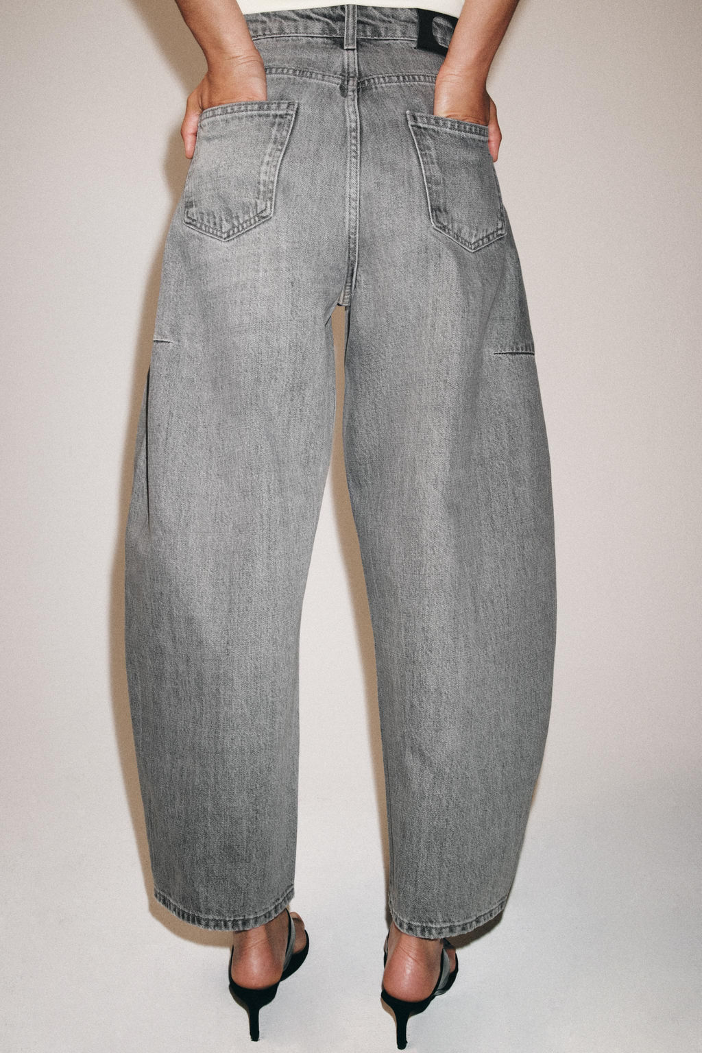 JEANS ZW COLLECTION ANKLE BALLOON TIRO MEDIO / Gris antracita - Zara фото 4