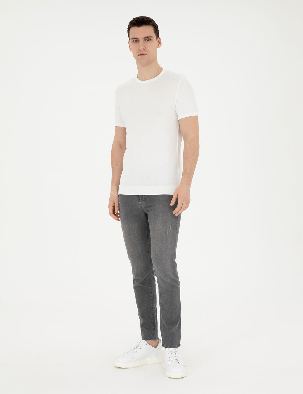 Beyaz Slim Fit Bisiklet Yaka Triko Ti__rt
