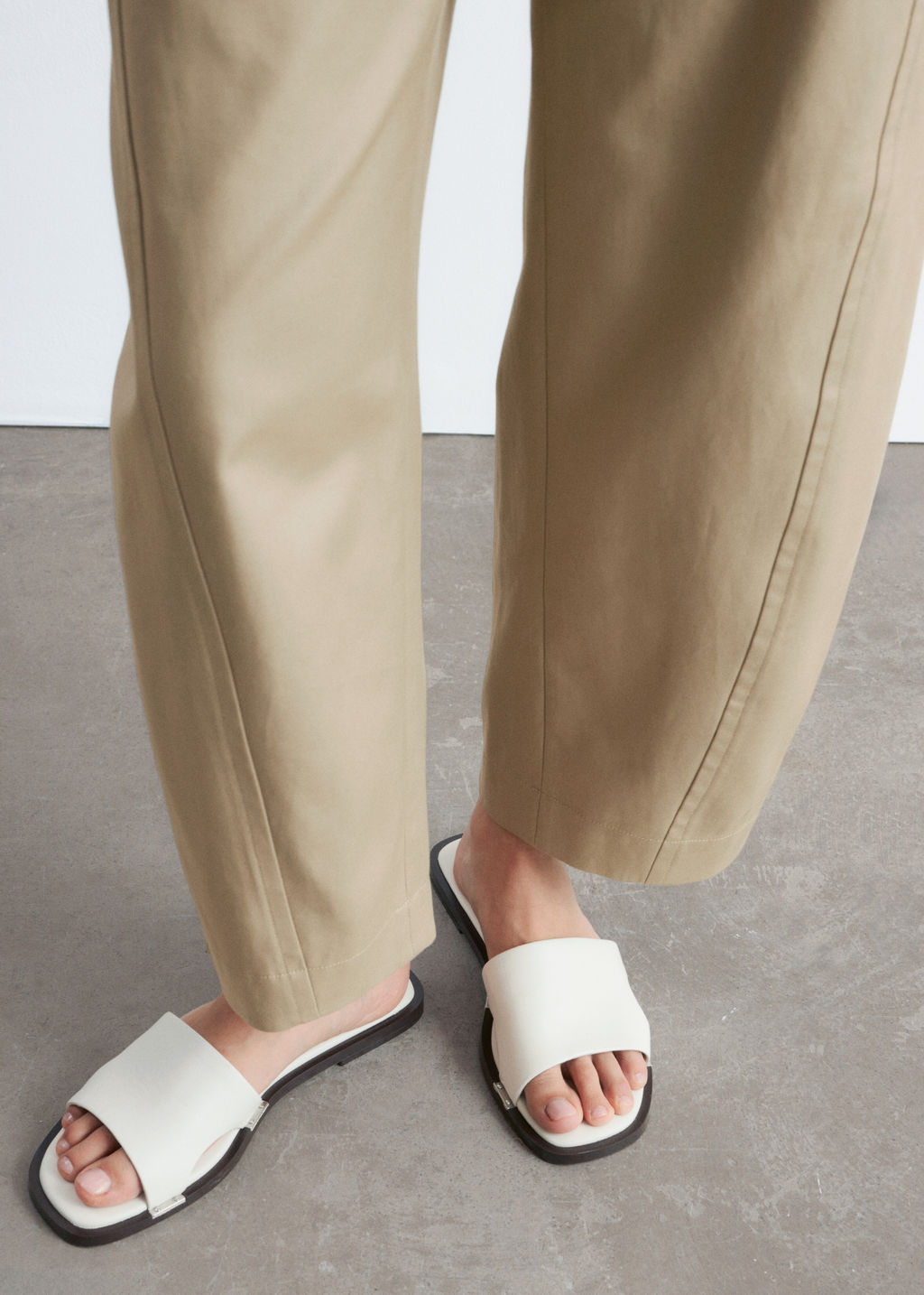 Pantalones en sarga de algod?n con perneras barril - H&m фото 6