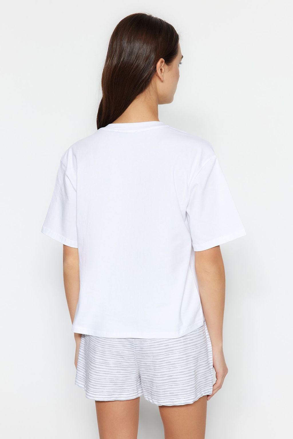 Trendyolmilla Ac?k Mavi Pamuklu Cizgili Slogan Bask?l? Sortlu Orme Pijama Tak?m? THMSS23PT00228  фото 8