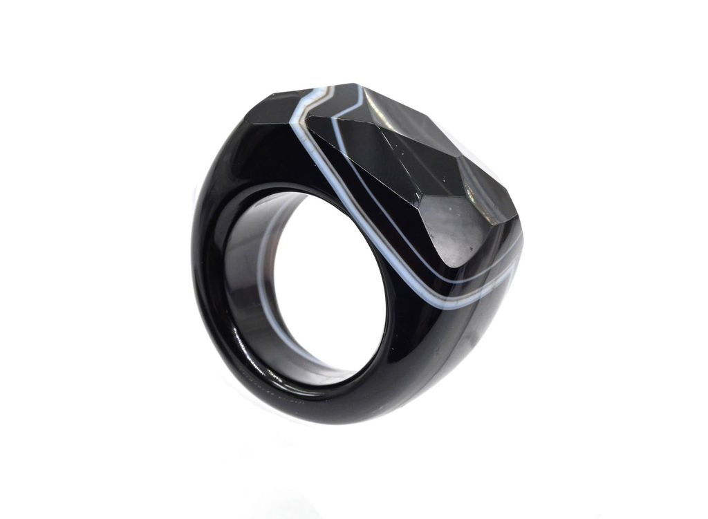 Крупный перстень из Агата кофейного