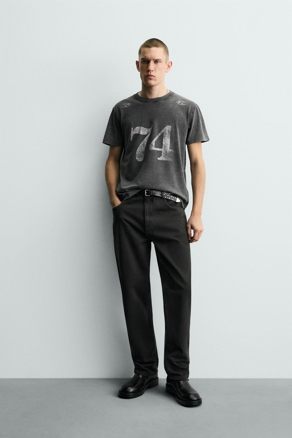 WASHED T-SHIRT WITH CONTRAST PRINTS