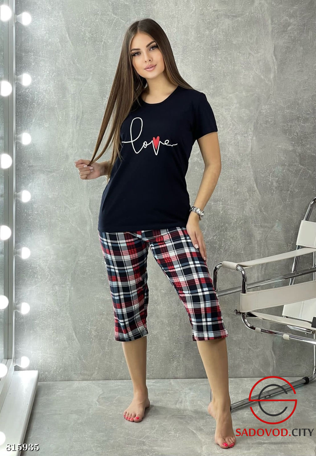 Пижама женская футболка и капри