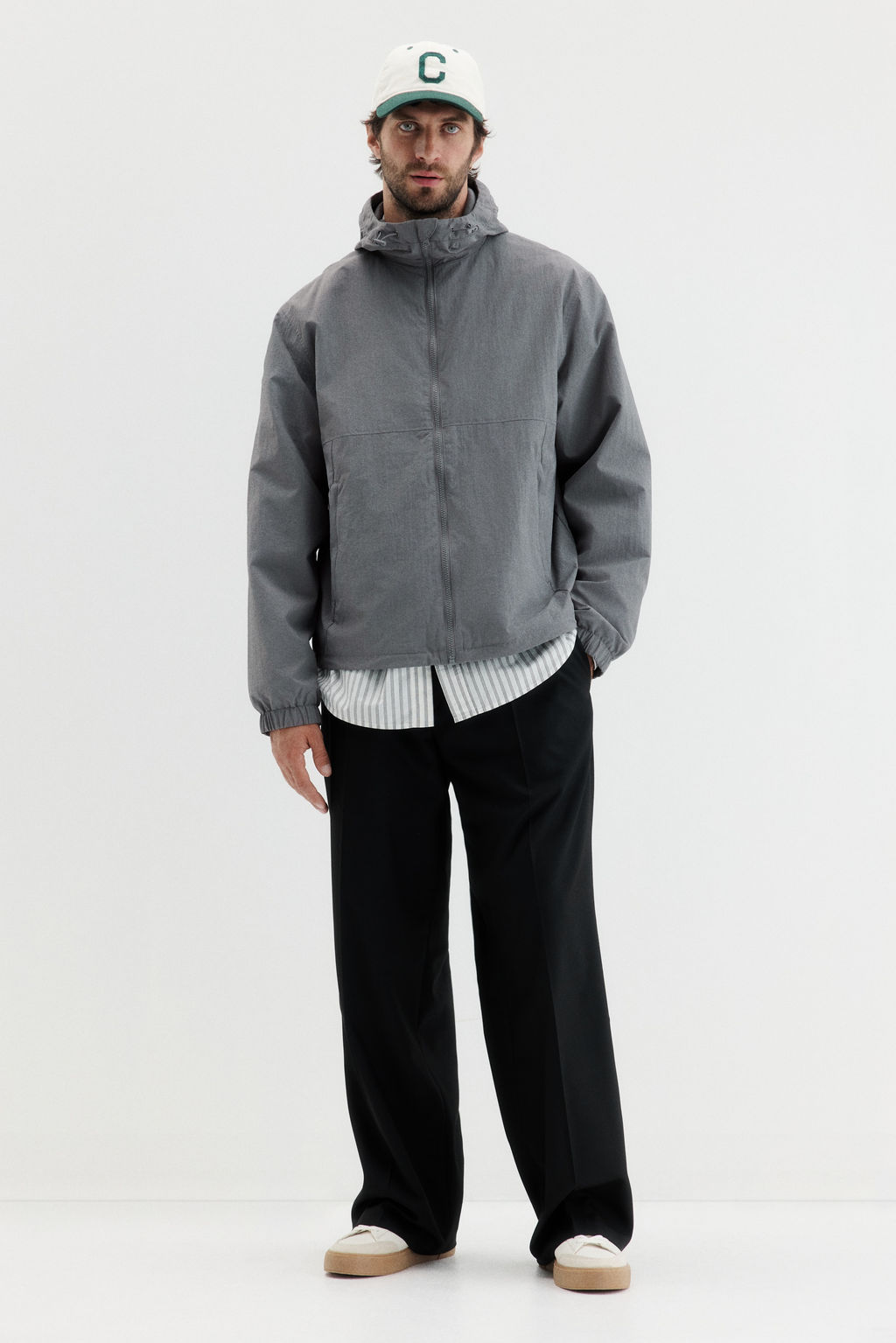 Chaqueta cortavientos con capucha - H&m фото 10