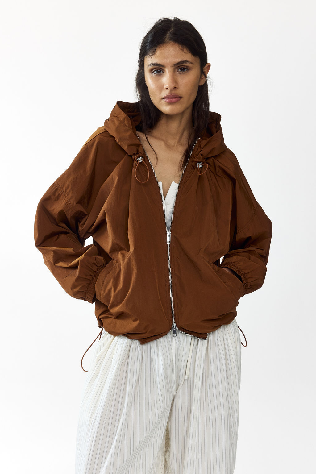 Chaqueta de nailon con capucha - H&m фото 8