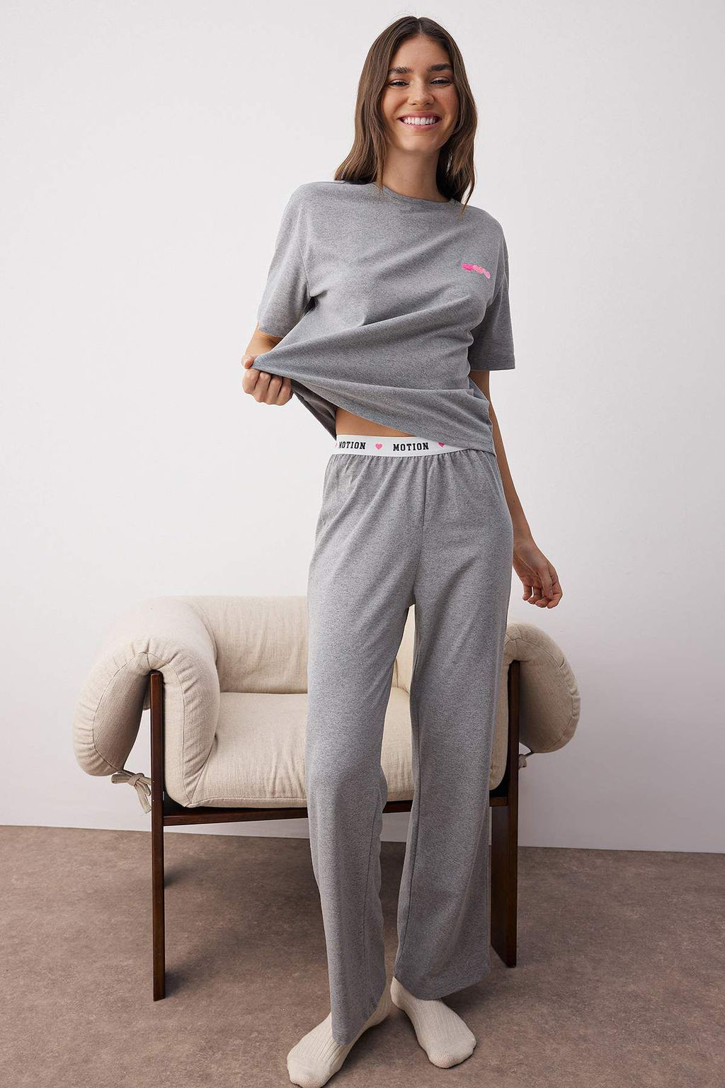 Gri Melanj Kalp Nak?sl? Slogan Bask? Lastikli Orme Pijama Tak?m? THMAW26PT00015