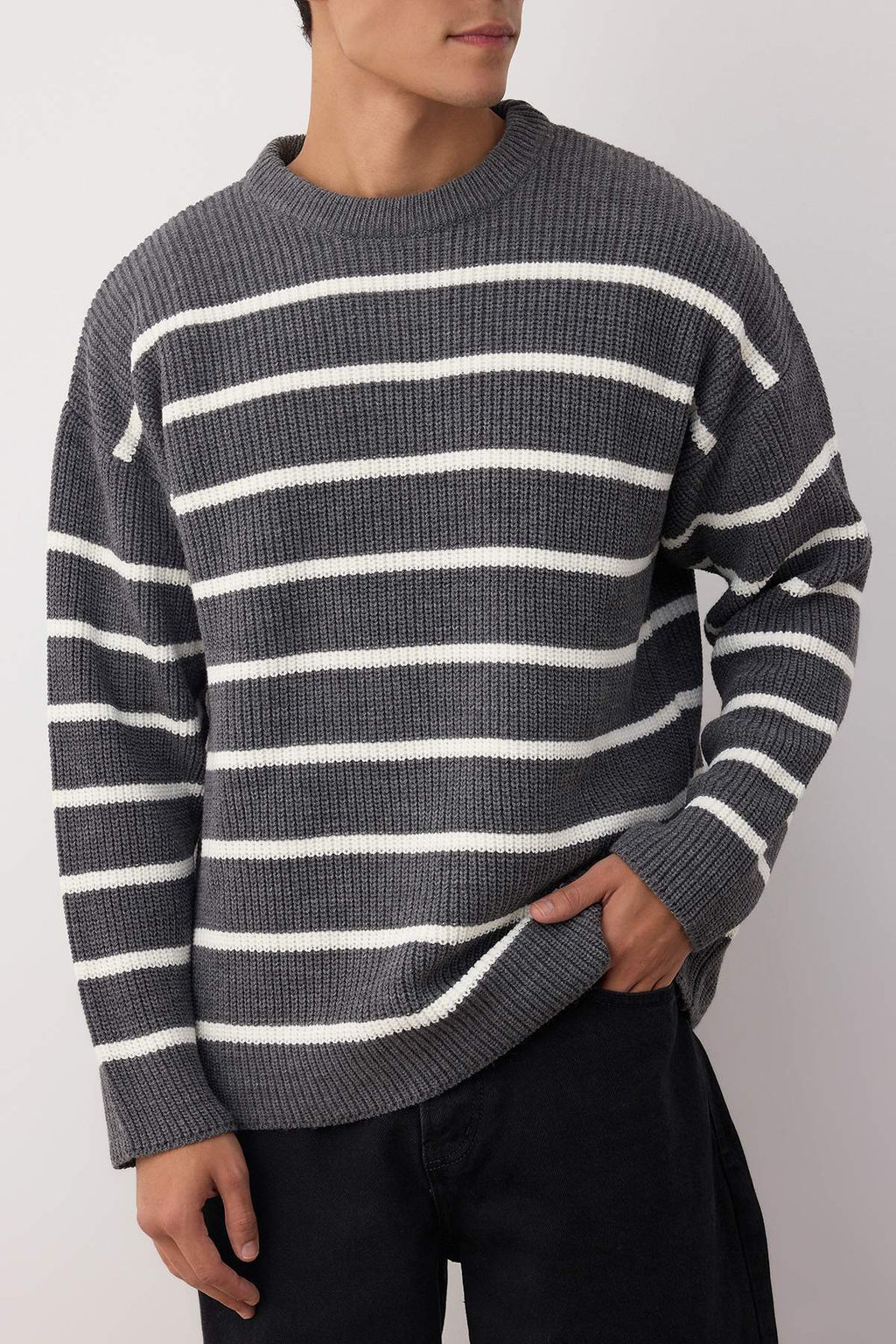 TRENDYOL MAN Vizon Casual Oversize Bisiklet Yaka Cizgili Triko Kazak TMNAW23KZ00285 - Trendyolmilla фото 48