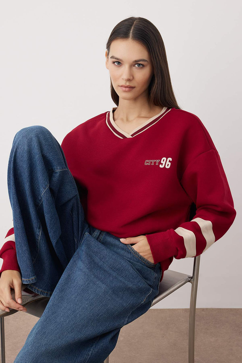Teen Bordo Orme Slogan Renk Bloklu Oversize/Genis Kal?p Sweatshirt TWOAW26SW00065
