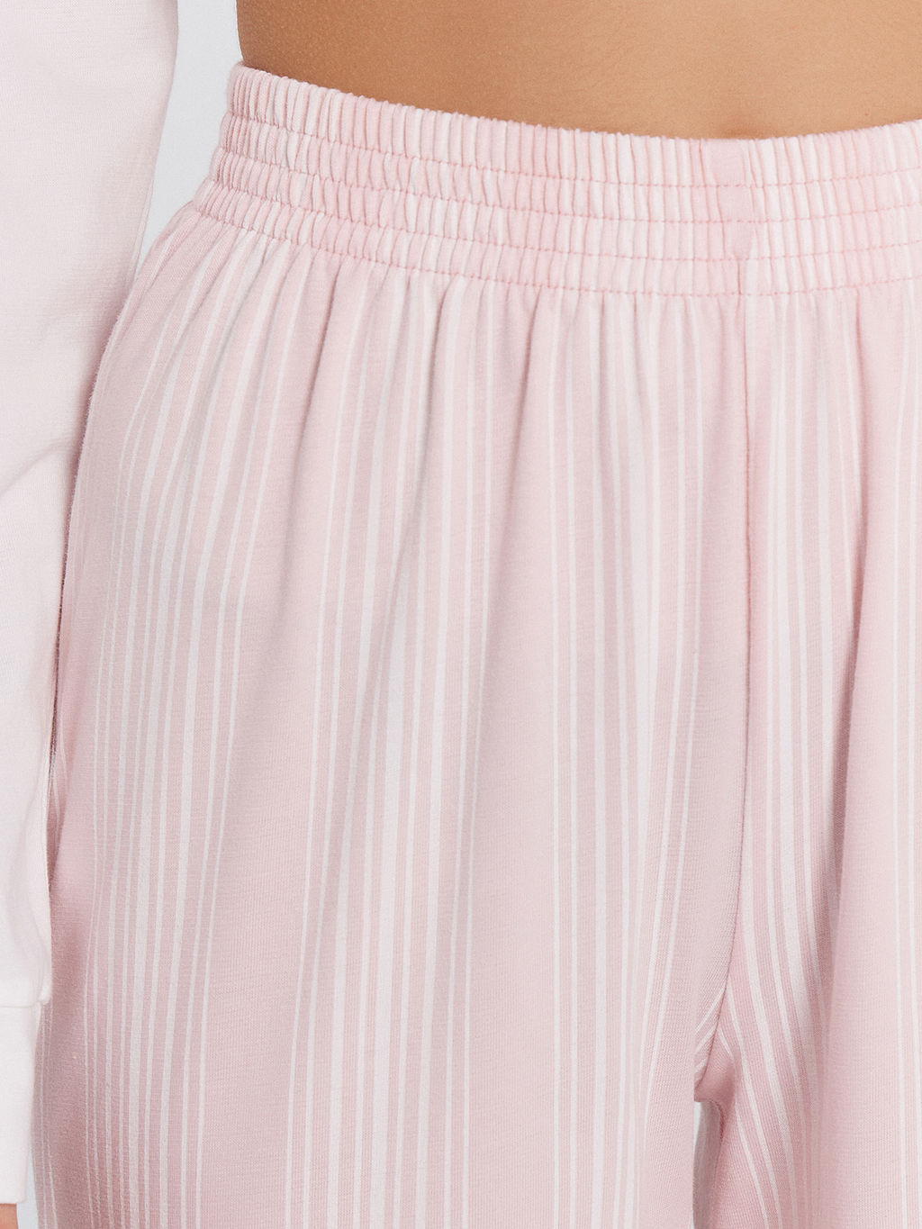 Пижама женская розовая с надписью Sweets for breakfast белый +белая полоска на нежно -розовом 592422 - Mark formelle фото 4