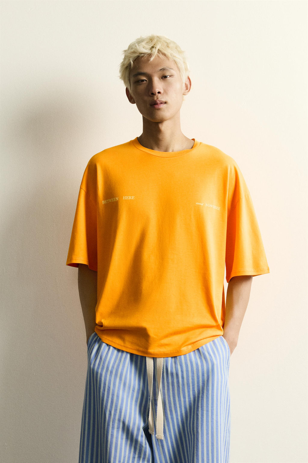 CAMISETA RELAXED FIT BORDADO COMBINADO / Naranja - Zara фото 2