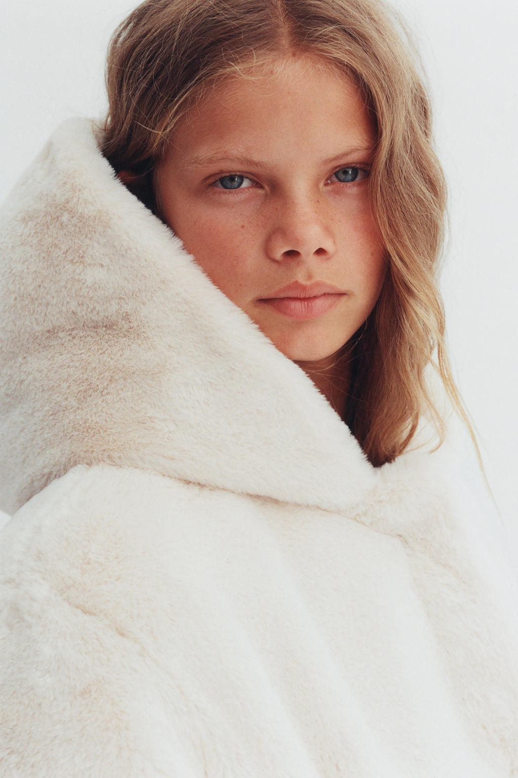 FAUX FUR HOODED JACKET - Zara фото 10