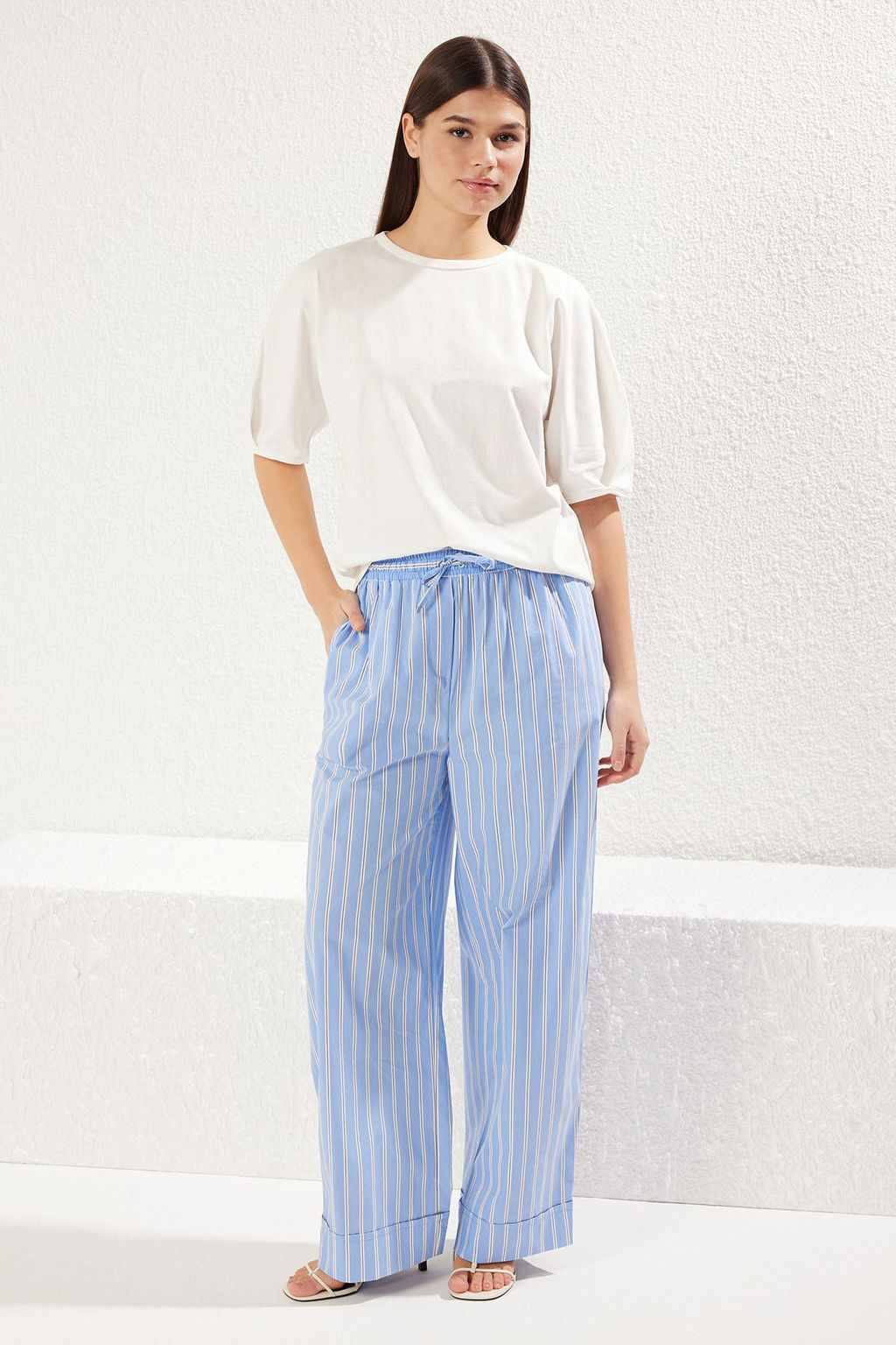 TRENDYOLMILLA Ac?k Sar? %100 Pamuk Balon Kol Oversize/Genis Kesim Orme T-Shirt TWOSS25TS00041  фото 2