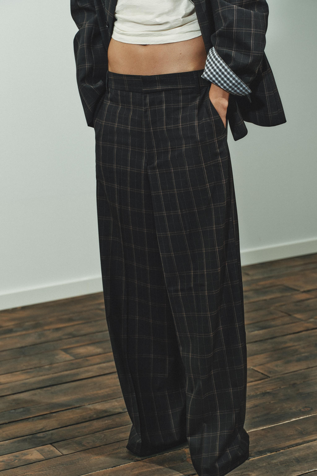 HIGH-WAIST CHECKED TROUSERS - Zara фото 3