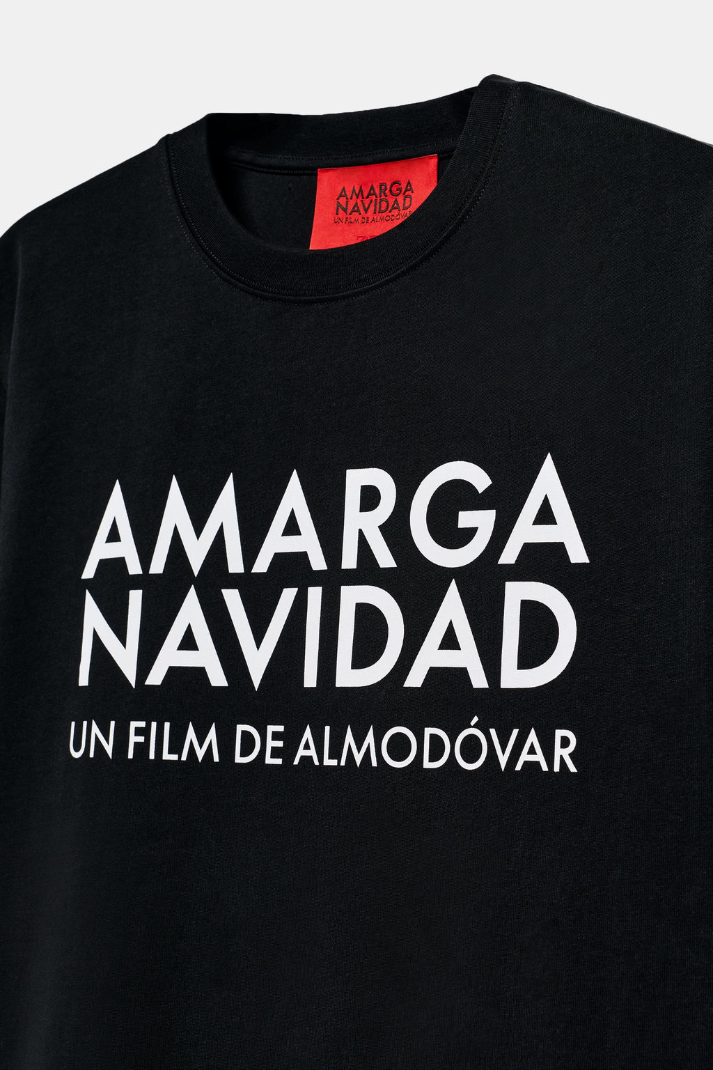 CAMISETA MANGA CORTA ALMOD?VAR / Negro