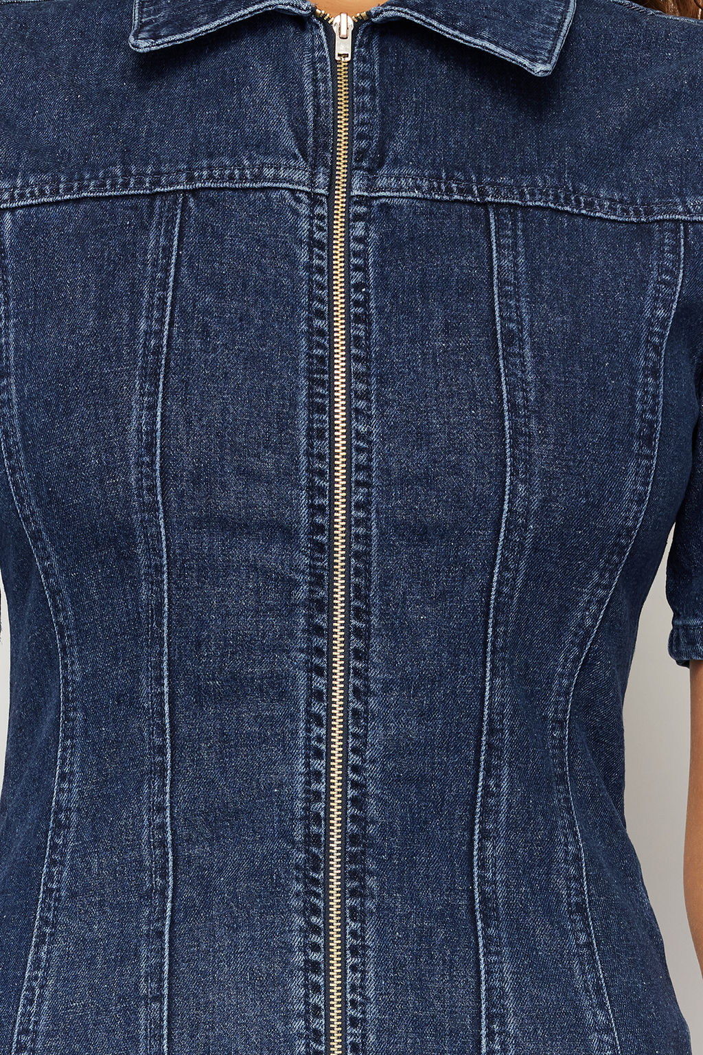 TRENDYOLMILLA Koyu Mavi Fermuarl? Fitted/Vucuda Oturan Mini Denim Elbise TWOSS24EL00381 фото 4