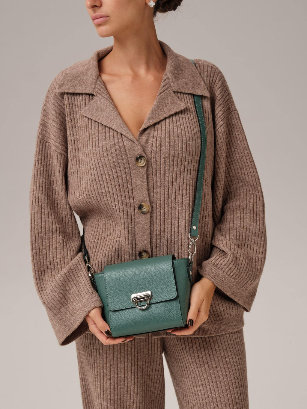 Сумка кожаная через плечо Azaro 3520 мутный минт