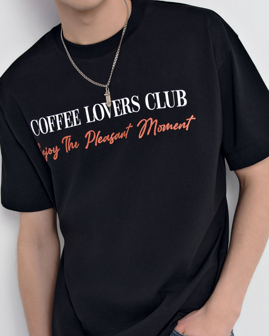 CONTE Удлиненная oversize-футболка из хлопка с рисунком Alter ego LD 2702 black-alter ego