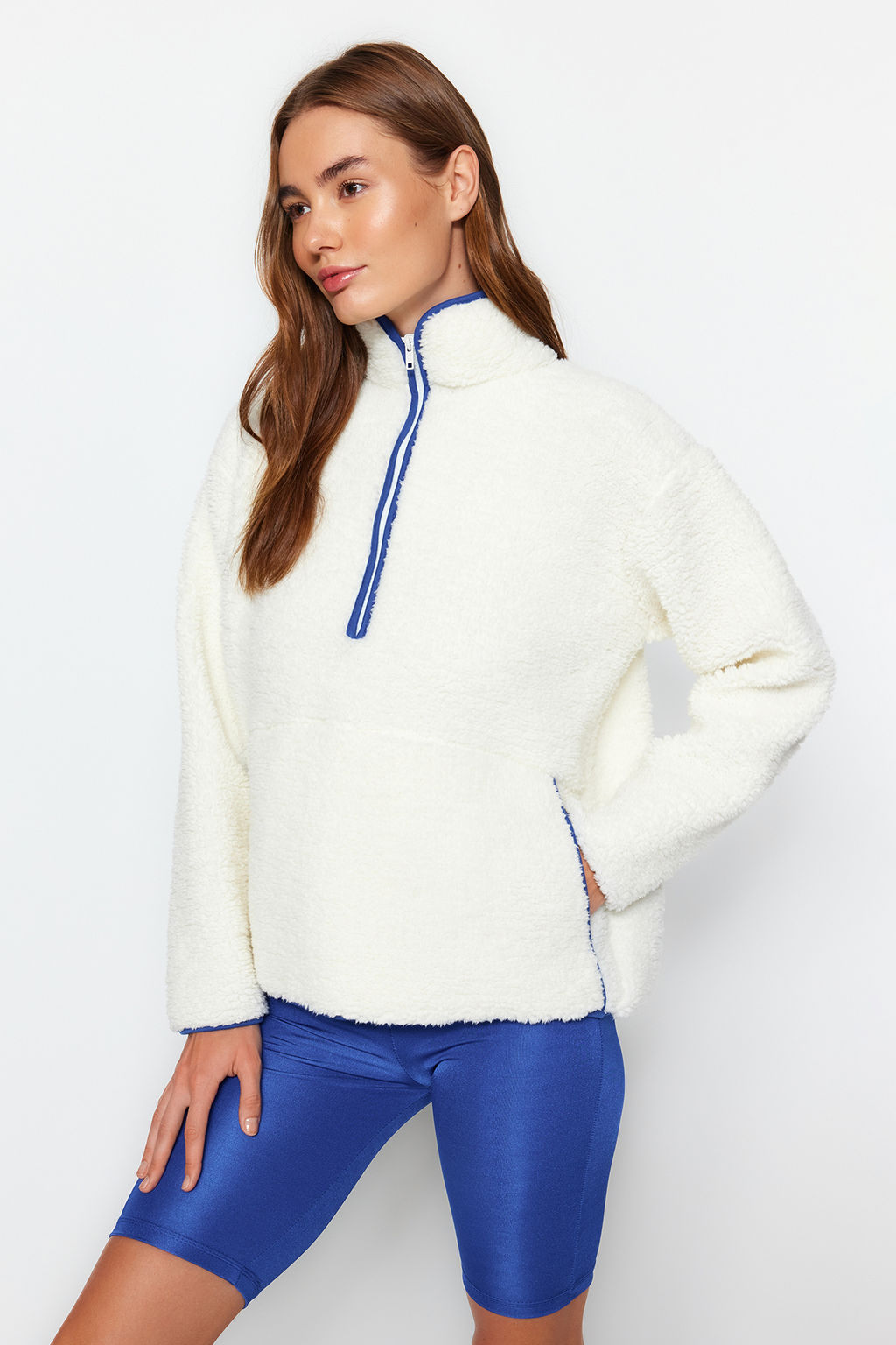 Beyaz Pelus Orme Spor Sweatshirt THMAW23SW00021