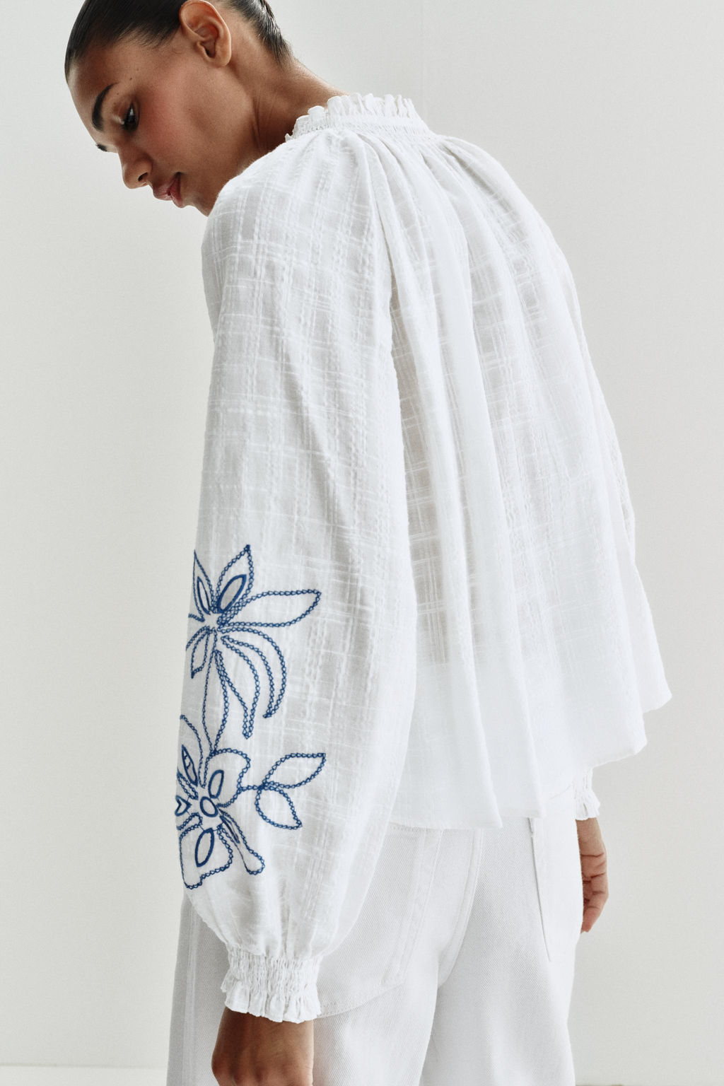 BLUSA BORDADOS FLORES / Crudo - Zara фото 7