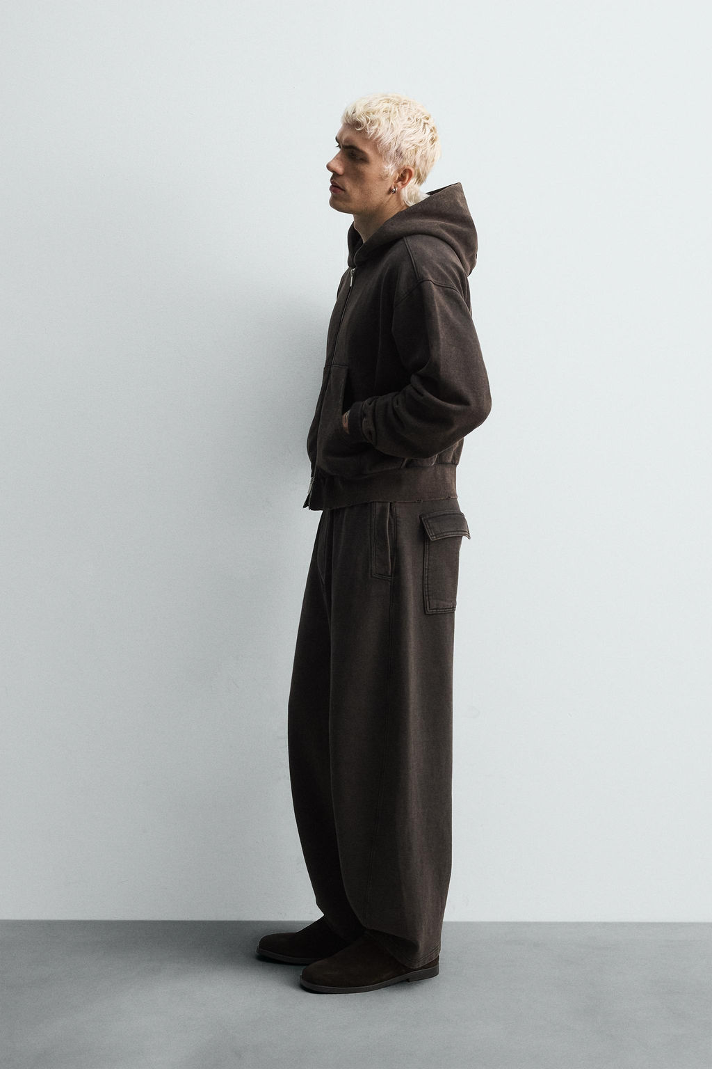 CROPPED FIT HOODIE