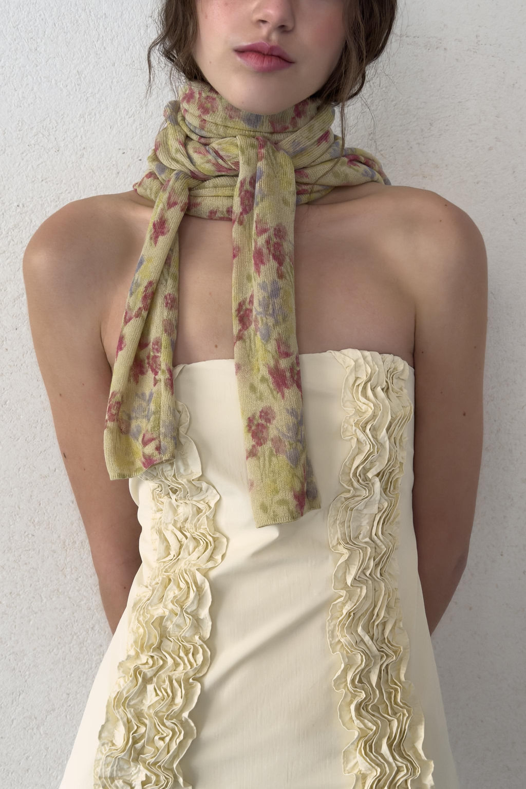 VESTIDO MIDI VOLANTES RELIEVE / Marfil - Zara фото 12