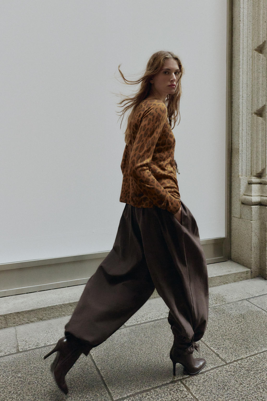 FINE KNIT ANIMAL PRINT JUMPER