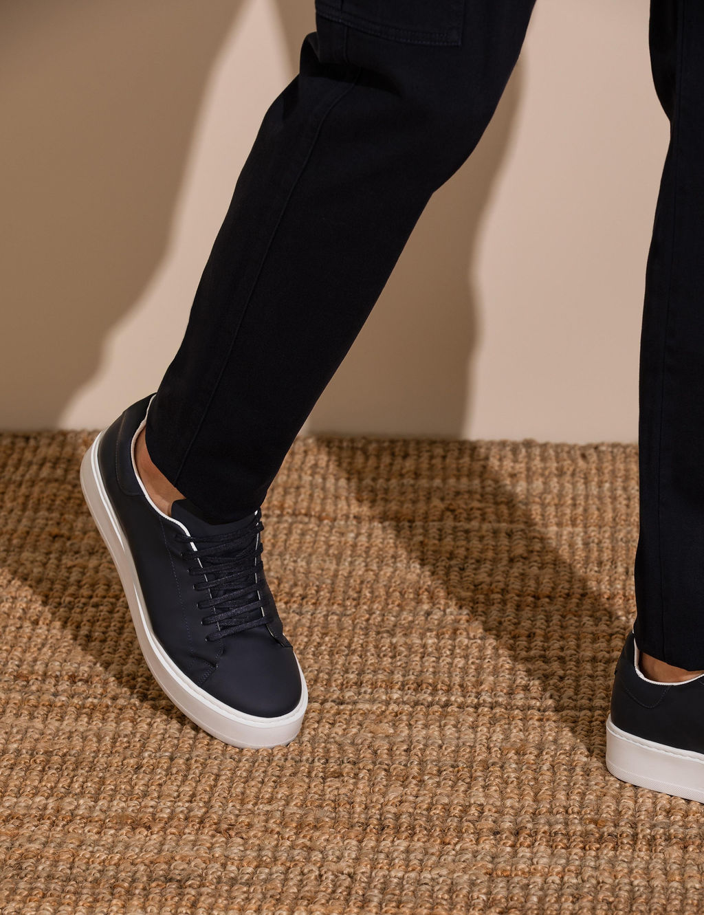 Темно-синяя повседневная обувь