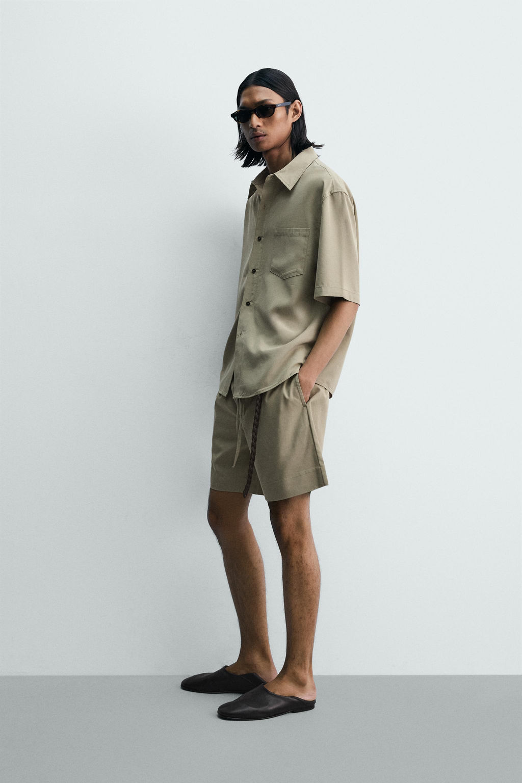BERMUDA RELAXED FIT EFECTO LAVADO / Beige