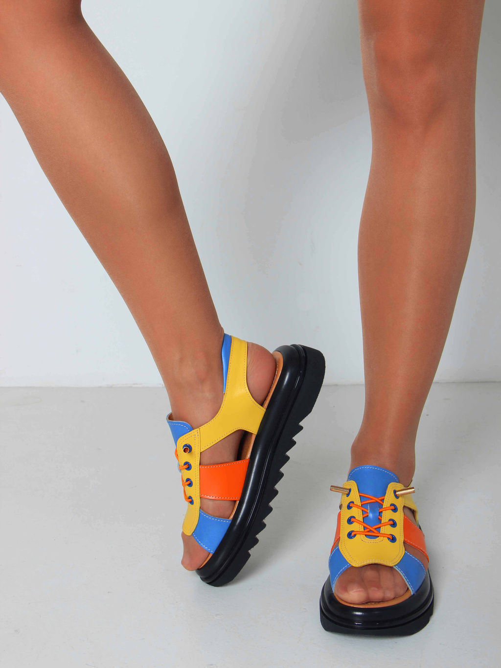 Босоножки 2029.2525bl. Желтый синий оранжевый