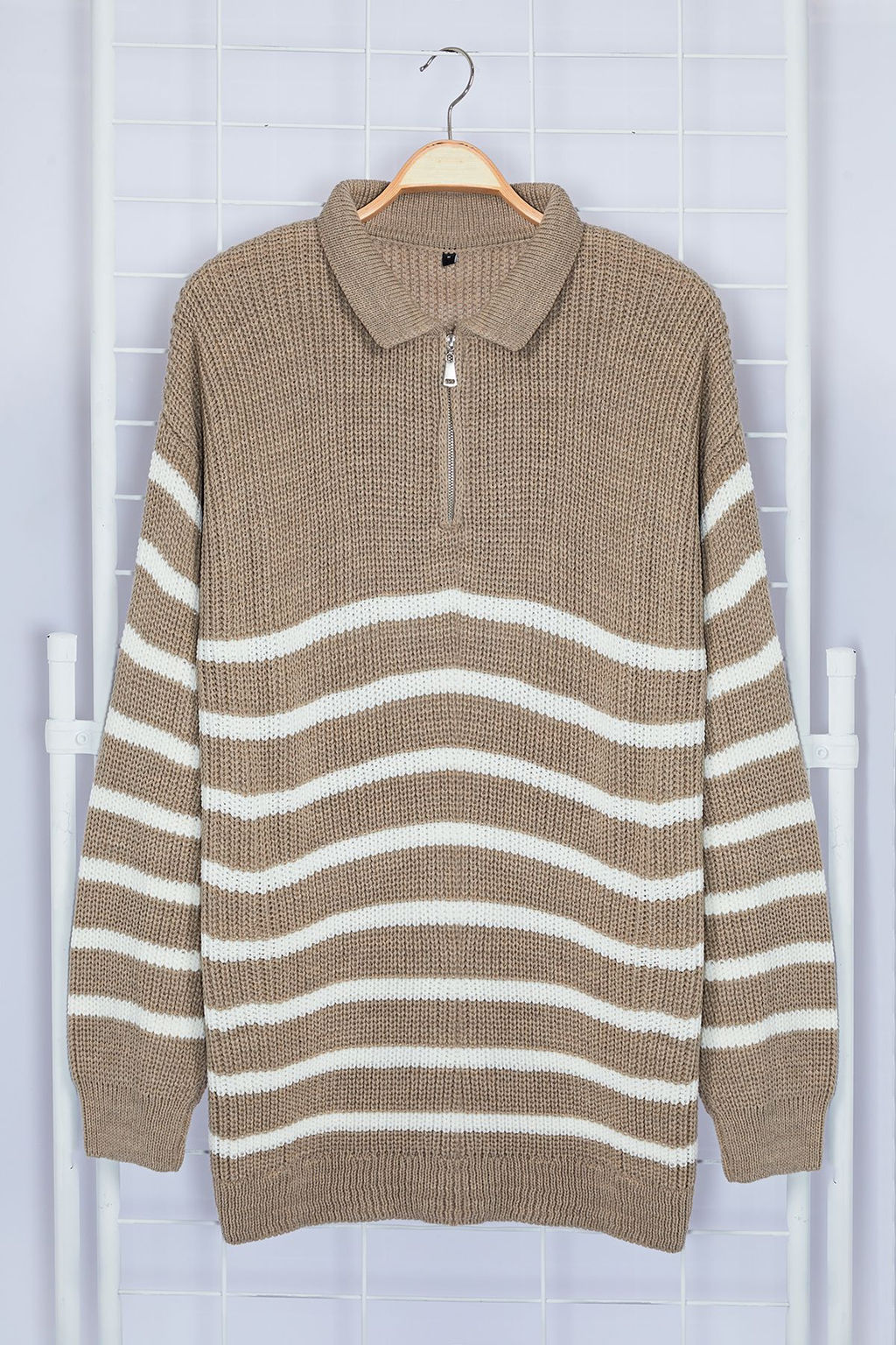 TRENDYOL MAN Vizon Casual Oversize Polo Yaka Cizgili Triko Kazak TMNAW24KZ00018 - Trendyolmilla фото 23