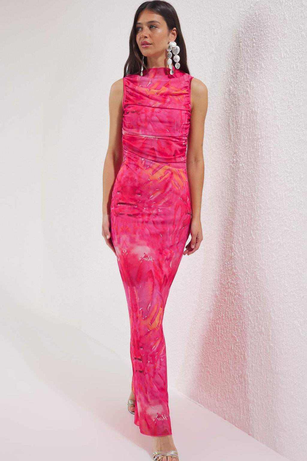 TRENDYOLMILLA Siyah Vucuda Oturan Astarl? Tul Orme Abiye Elbise TPRSS25AE00040