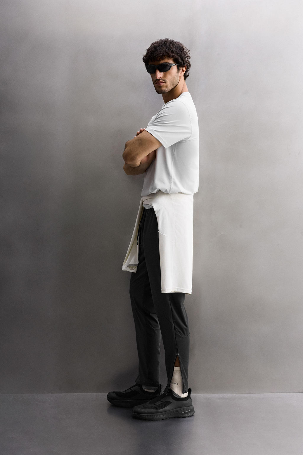 COLOUR BLOCK TECHNICAL TROUSERS - Zara фото 4