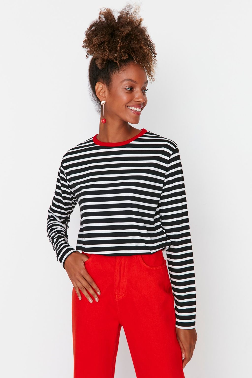 Siyah Cizgili Relaxed Kal?p Basic Bisiklet Yaka Renkli Ribanal? Orme T-Shirt TWOAW23TS00026