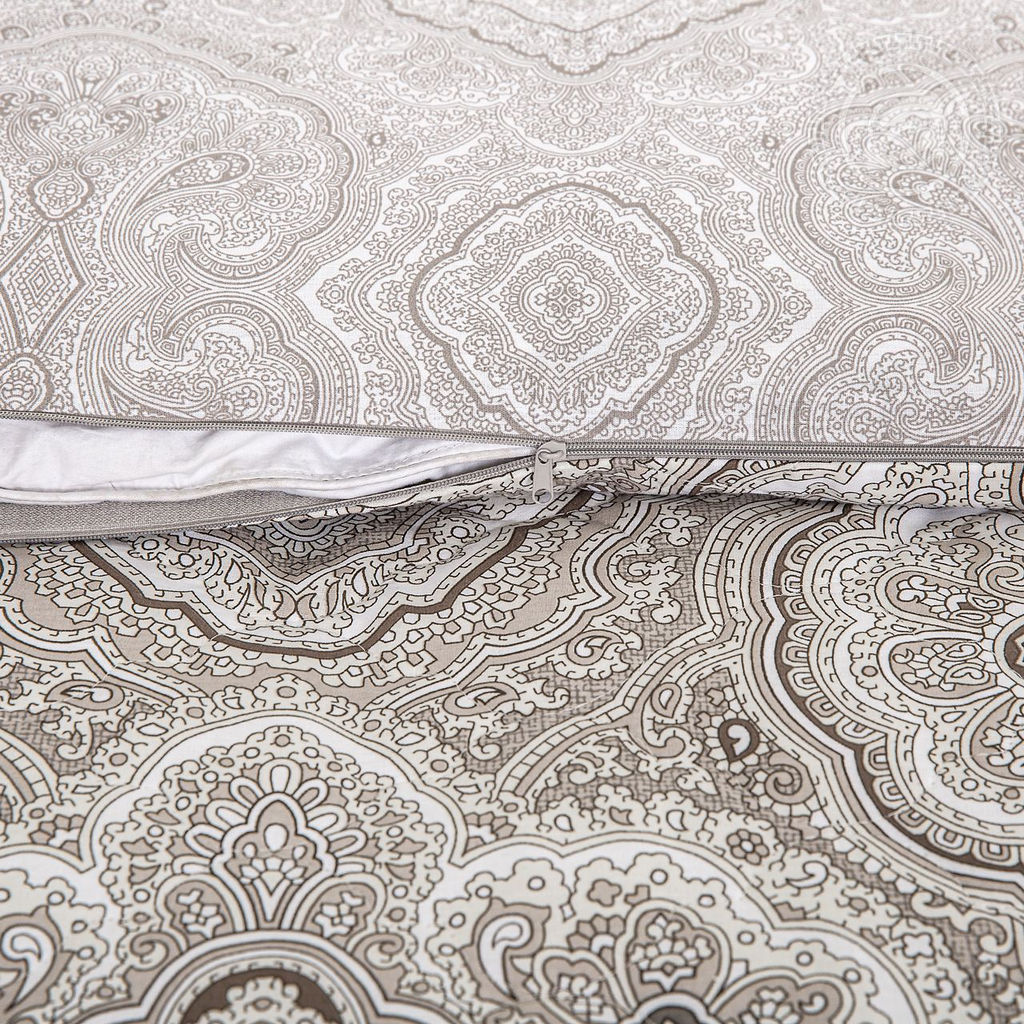 Постельное белье Элегант (поплин зима-лето) 2 сп. с Евро/Пододеяльник стеганый (молния): 1 шт. - 215*175; Простыня: 1 шт. - 215*240; Наволочка (клапан): 2 шт. - 70*70; Зима - лето