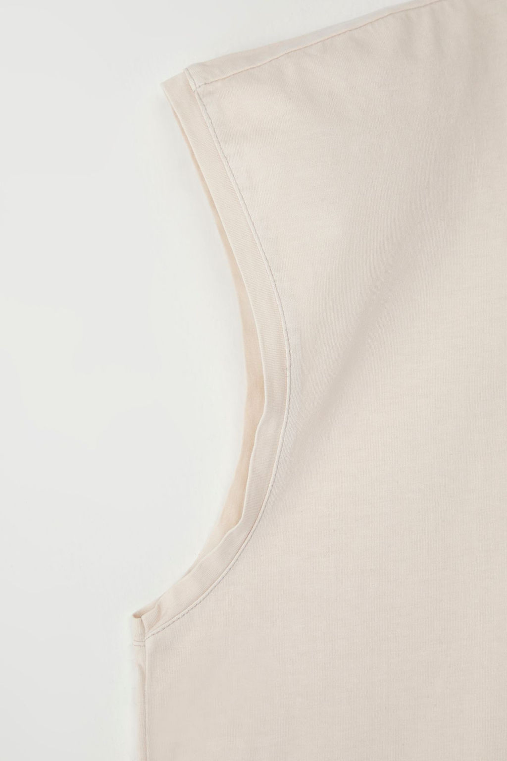 Yesil Oversize/Genis Kesim Eskitme/Soluk Efekt Etiket Detayl? T-Shirt/Atlet TMNSS25AL00001 - Trendyolmilla фото 8
