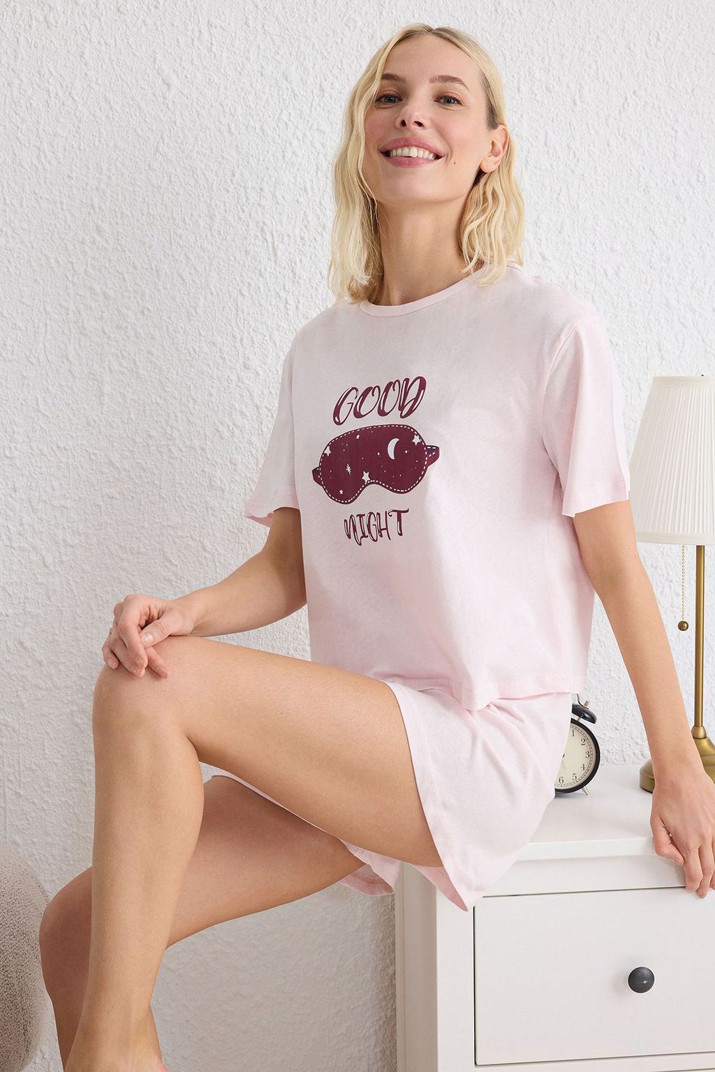 Trendyolmilla Beyaz %100 Pamuklu Slogan Bask?l? Sortlu Orme Pijama Tak?m? THMSS25PT00093