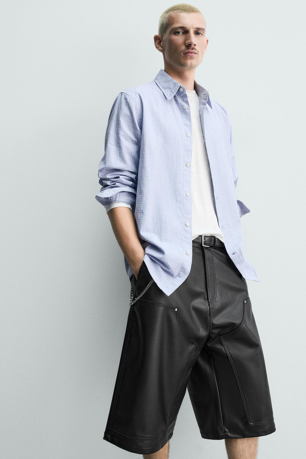 BERMUDA WIDE FIT EFECTO PIEL / Negro / Blanco - Zara фото 6