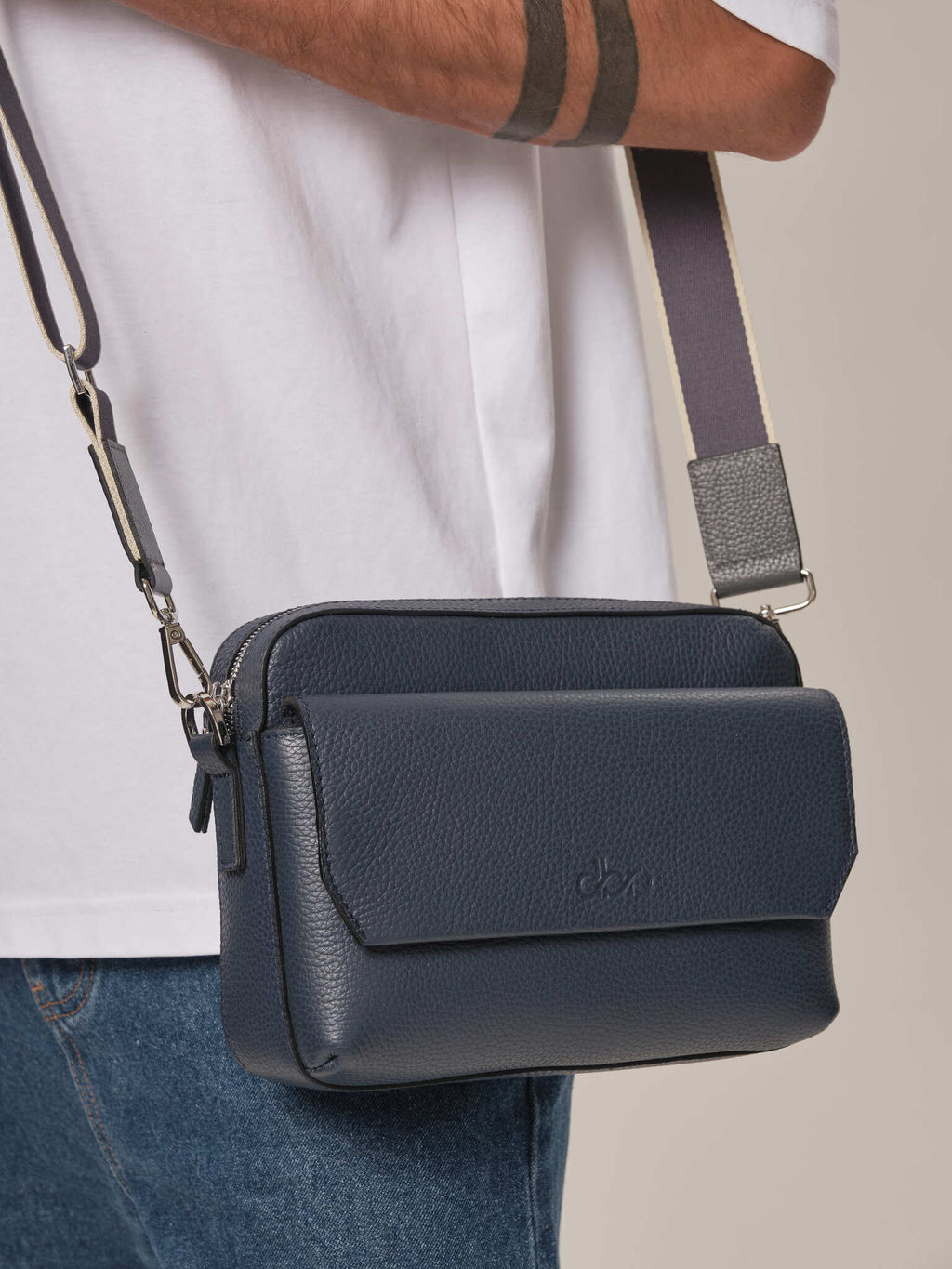 Мужская кожаная сумка Bora DBR 7113 насыщенно-синий фото 4