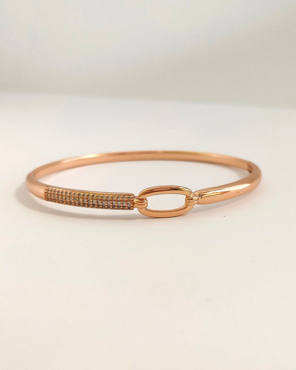 Жесткий браслет-бэнгл